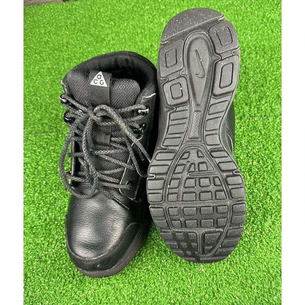 Nike ACG Manoa Triple Black 47249-001‎ High Top Hiking Boots 4y